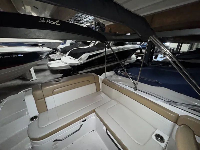 Slide: The Image of Sea Ray 260 Sundeck 2011 - 13