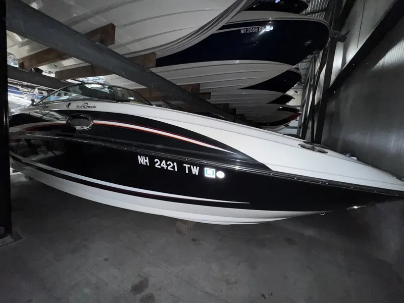 Slide: The Image of Sea Ray 260 Sundeck 2011 - 4