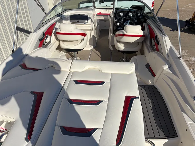 Slide: The Image of Monterey 244FS 2012 - 10