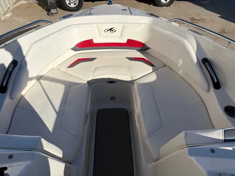 Slide: The Image of Monterey 244FS 2012 - 15