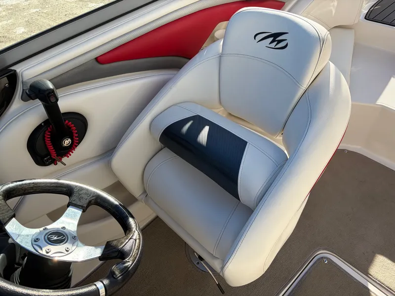 Slide: The Image of Monterey 244FS 2012 - 17