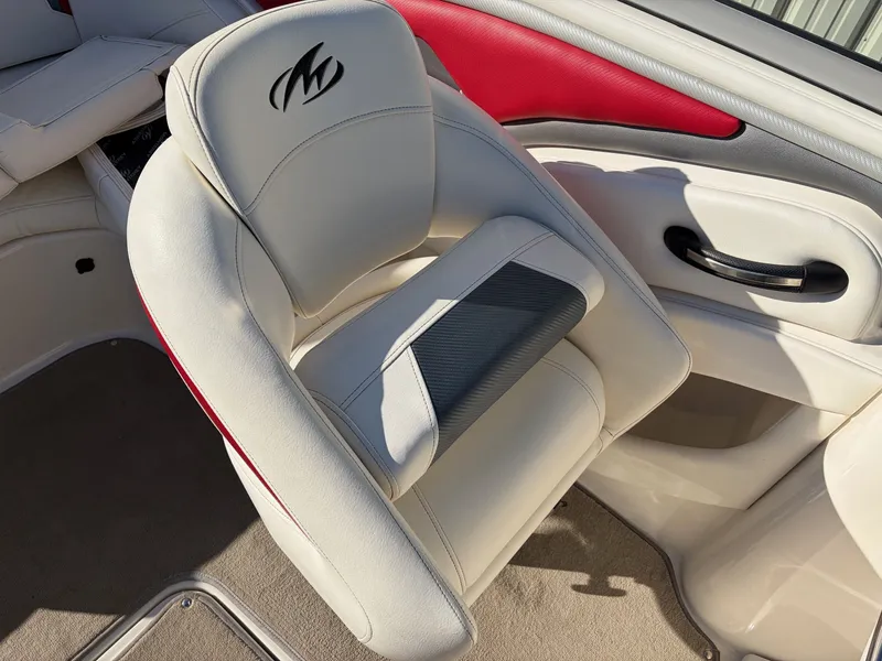 Slide: The Image of Monterey 244FS 2012 - 18