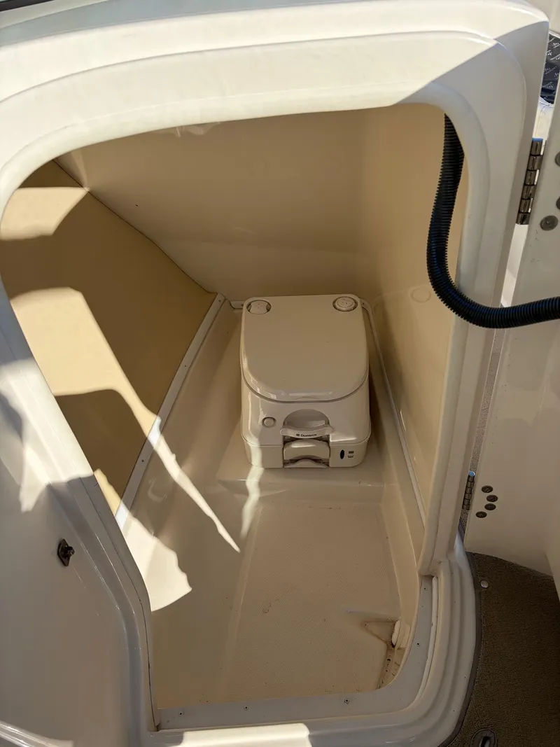 Slide: The Image of Monterey 244FS 2012 - 21