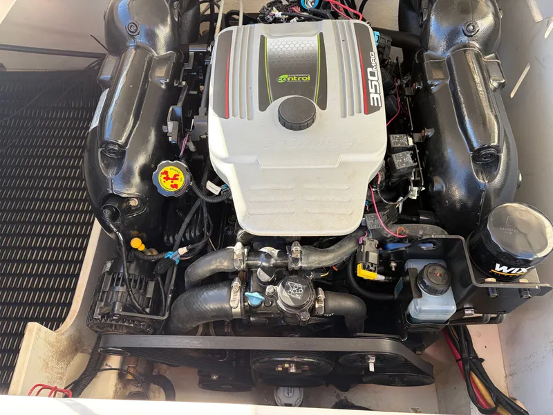 Slide: The Image of Monterey 244FS 2012 - 30