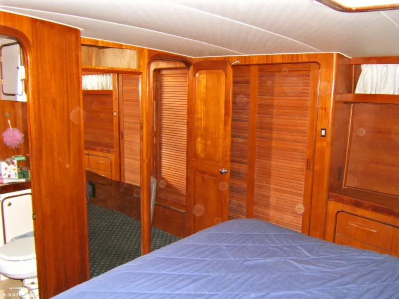 Slide: The Image of Gulfstar 44 Motor Yacht 1979 - 11