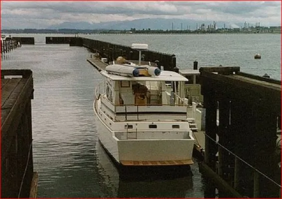 Slide: The Image of Gulfstar 44 Motor Yacht 1979 - 5