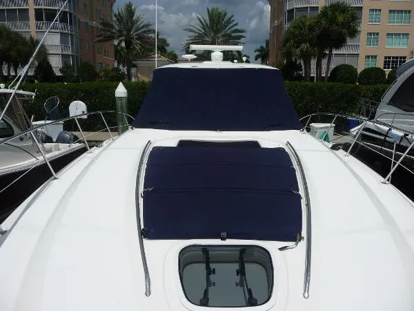 Slide: The Image of Sea Ray 42 Sundancer 2004 - 6
