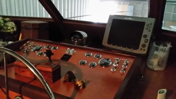 Slide: The Image of Hatteras 53 Motor Yacht 1972 - 1