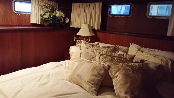 Slide: The Image of Hatteras 53 Motor Yacht 1972 - 8