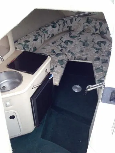 Slide: The Image of Sea Ray 240 Sundancer 2000 - 3