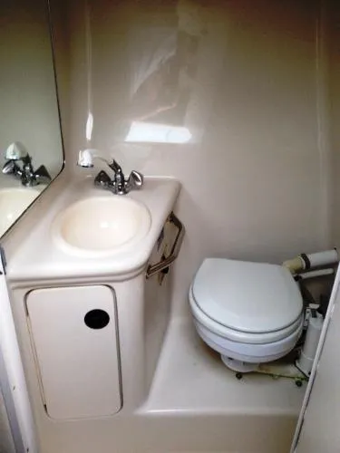 Slide: The Image of Sea Ray 240 Sundancer 2000 - 5