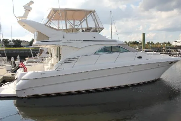 Slide: The Image of Sea Ray 40 Sedan Bridge 2000 - 3