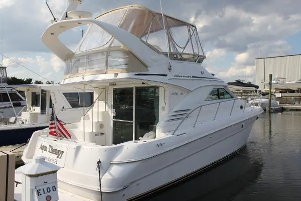 Slide: The Image of Sea Ray 40 Sedan Bridge 2000 - 4