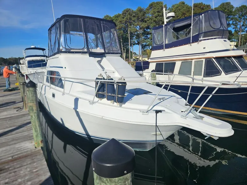 The Image of Mainship 31 Sedan Bridge 1994 - 0