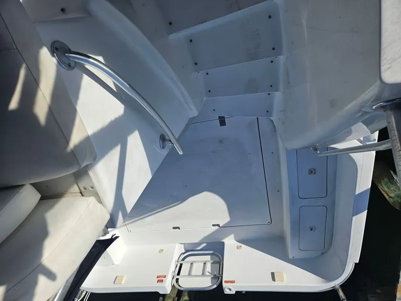 Slide: The Image of Mainship 31 Sedan Bridge 1994 - 5