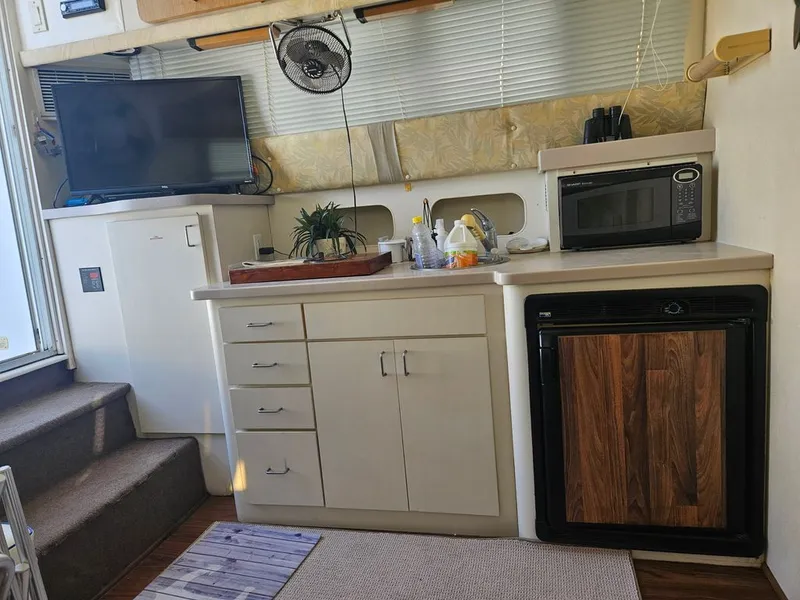 Slide: The Image of Mainship 31 Sedan Bridge 1994 - 6