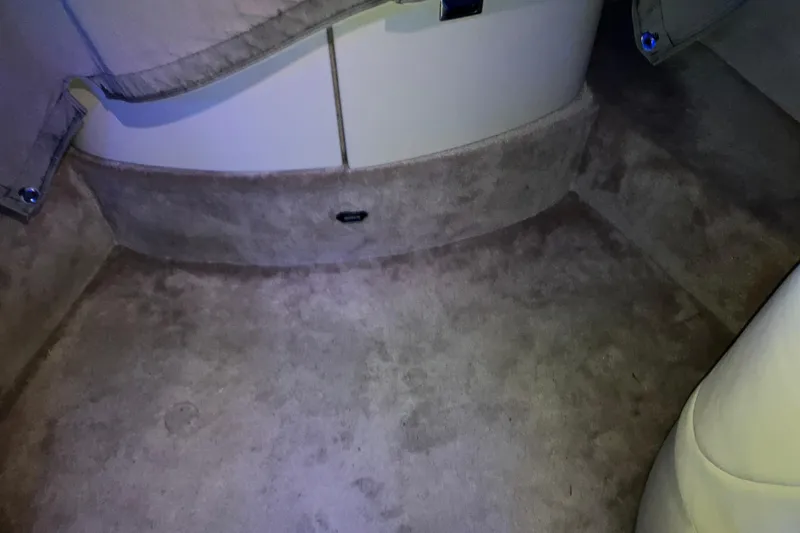 Slide: The Image of Interior carpet of a 2001 Formula 37 Performance Cruiser boat. - 18
