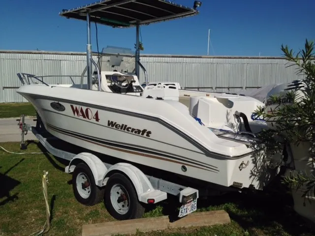 Slide: The Image of Wellcraft 210 Fisherman 2002 - 1