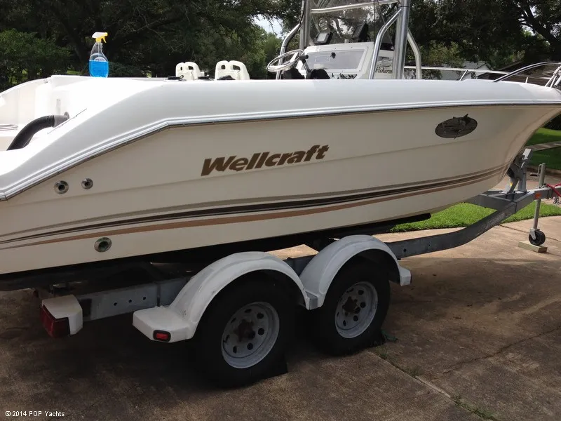 Slide: The Image of Wellcraft 210 Fisherman 2002 - 7