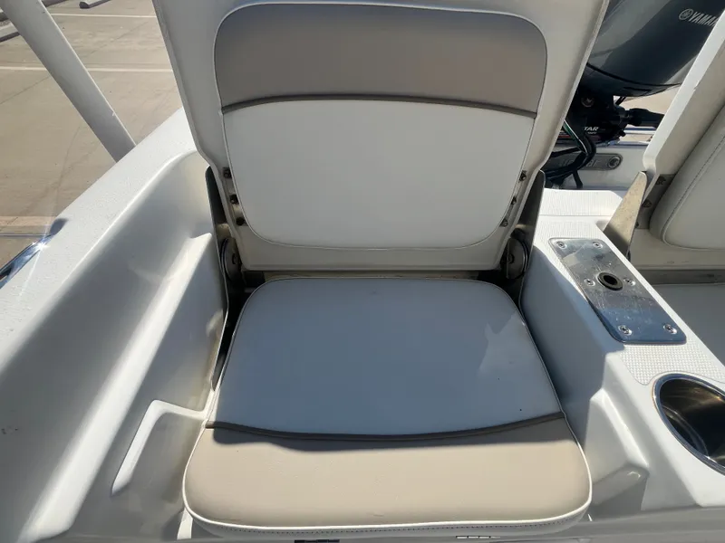 Slide: The Image of NauticStar 214 XTS 2015 - 22