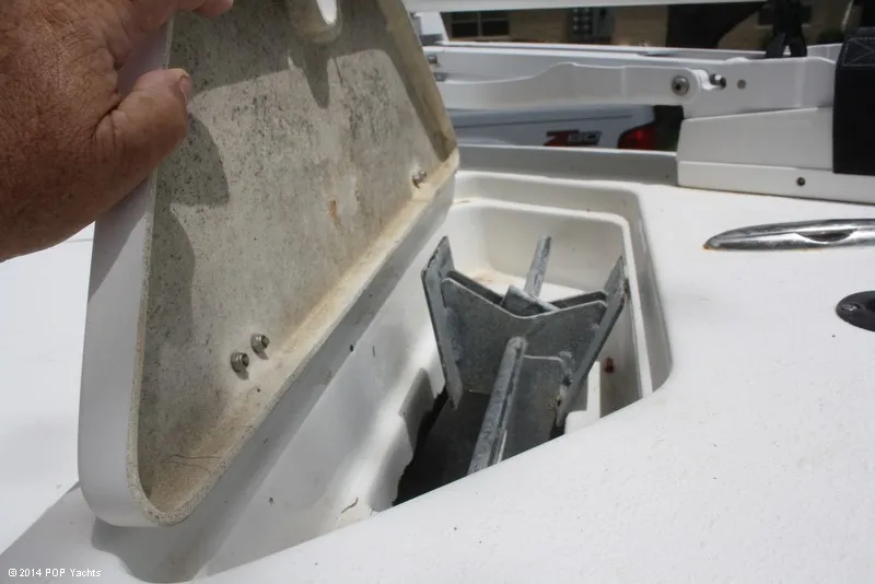 Slide: The Image of Sea Pro 210 Center Console 2005 - 4
