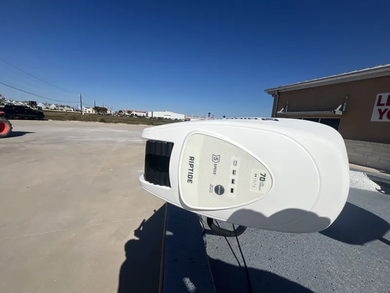 Slide: The Image of Xpress H20B Bay 2022 - 13