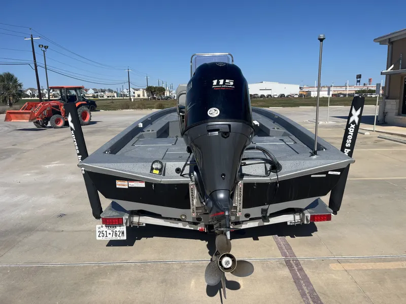 Slide: The Image of Xpress H20B Bay 2022 - 9