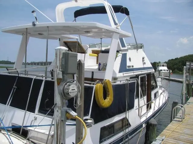 Slide: The Image of Golden Star 35 Sundeck 1987 - 5