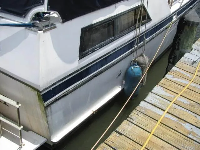 Slide: The Image of Golden Star 35 Sundeck 1987 - 7