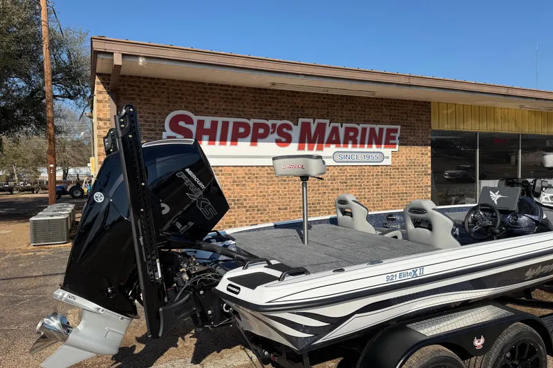Slide: The Image of 2026 Phoenix 921 Elite X II boat at Shipp's Marine dealership. - 3