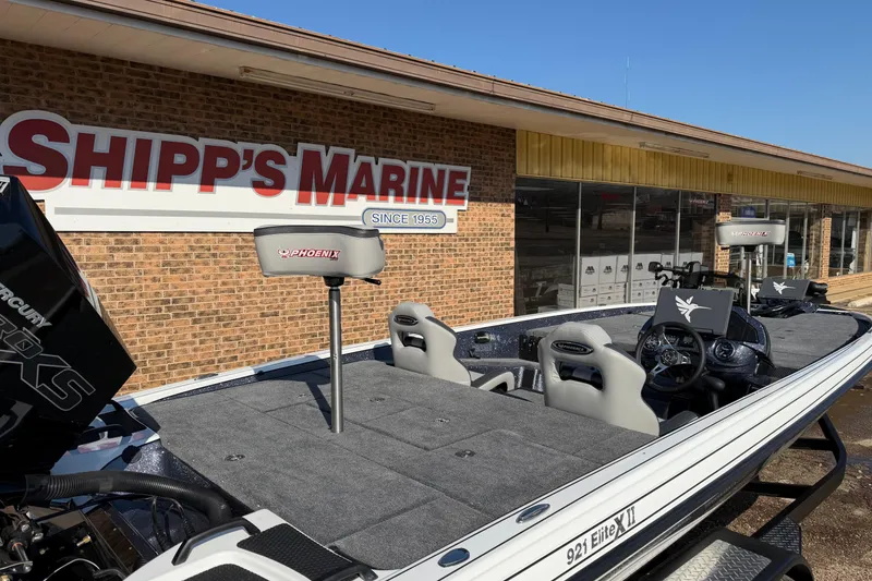 Slide: The Image of 2026 Phoenix 921 Elite X II boat at Shipp's Marine dealership. - 4