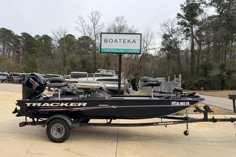 The Image of 2022 Bass Tracker Pro 170 boat displayed at Boateka, certified pre-owned. - 0