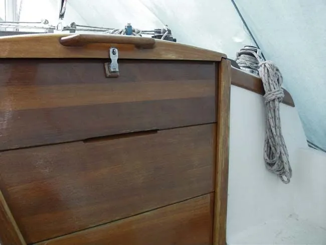 Slide: The Image of Interior view of a 1990 Catalina 27 sailboat. - 35
