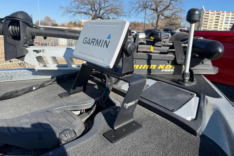 Slide: The Image of 2008 Ranger 198 VX boat with Garmin and Minn Kota equipment on deck. - 30