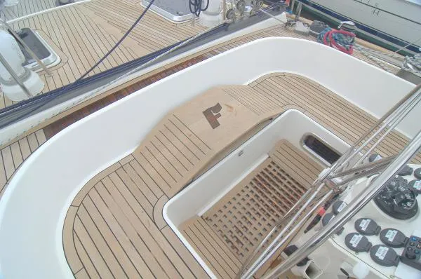 Slide: The Image of Farr Pilothouse 60 1997 - 6