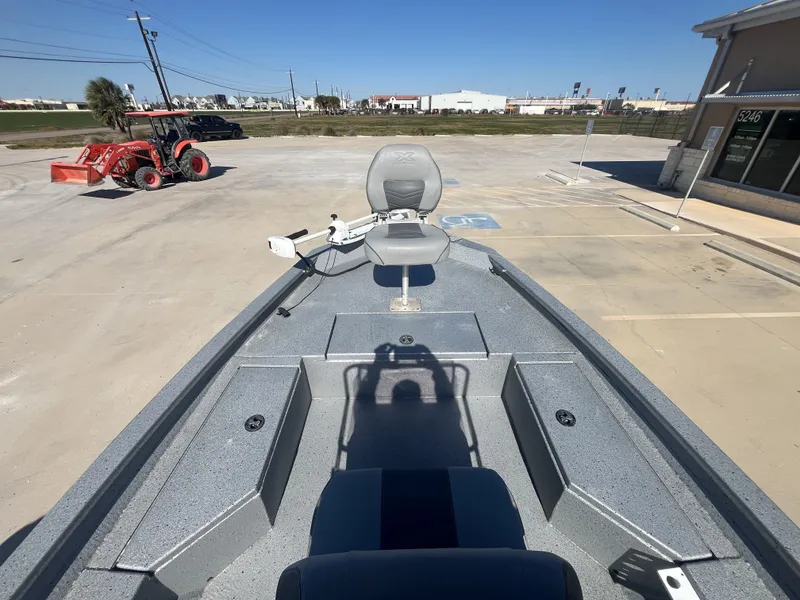 Slide: The Image of Xpress H20B Bay 2022 - 11