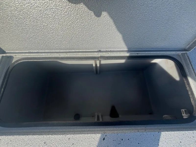 Slide: The Image of Xpress H20B Bay 2022 - 27