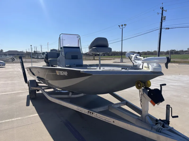 Slide: The Image of Xpress H20B Bay 2022 - 6