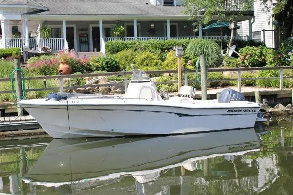 Slide: The Image of Grady-White Fisherman 222 2002 - 0