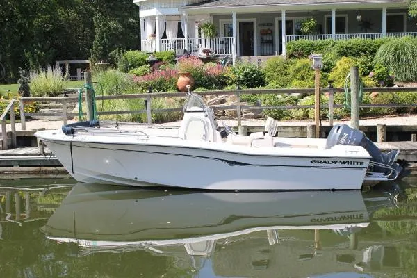 Slide: The Image of Grady-White Fisherman 222 2002 - 1