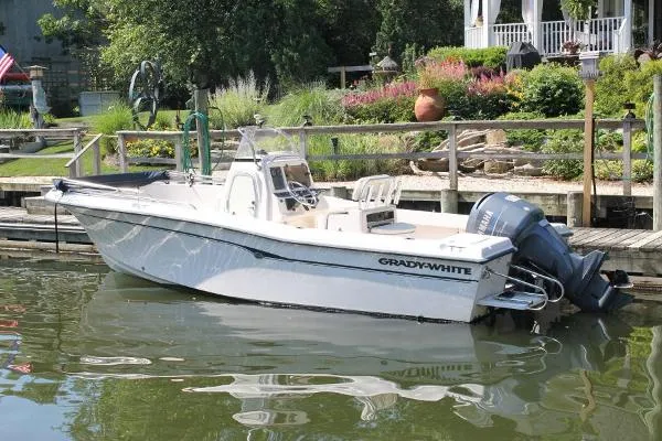 Slide: The Image of Grady-White Fisherman 222 2002 - 2