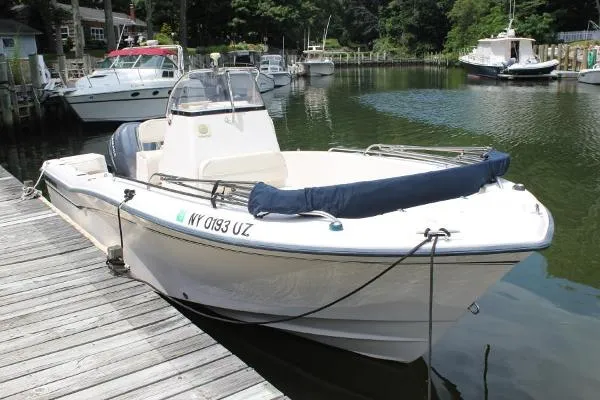 Slide: The Image of Grady-White Fisherman 222 2002 - 3