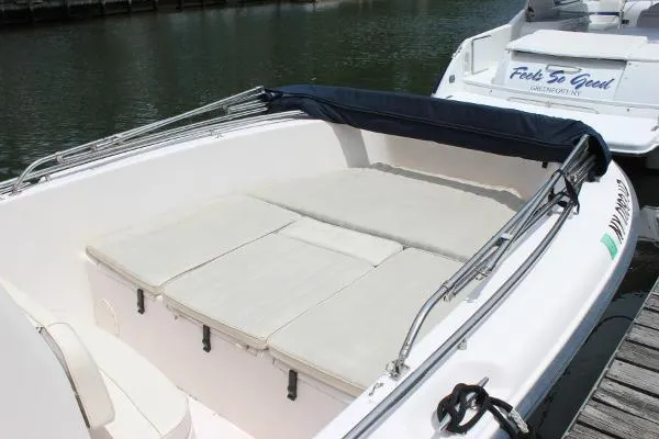 Slide: The Image of Grady-White Fisherman 222 2002 - 5