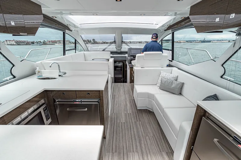 Slide: The Image of Cruisers 50 Cantius 2019 - 40