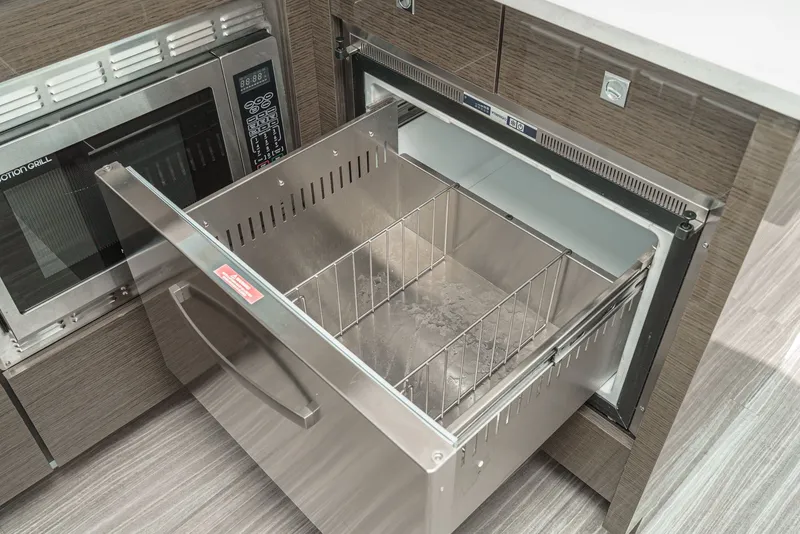 Slide: The Image of Cruisers Yachts 50 Cantius 2019 - 44