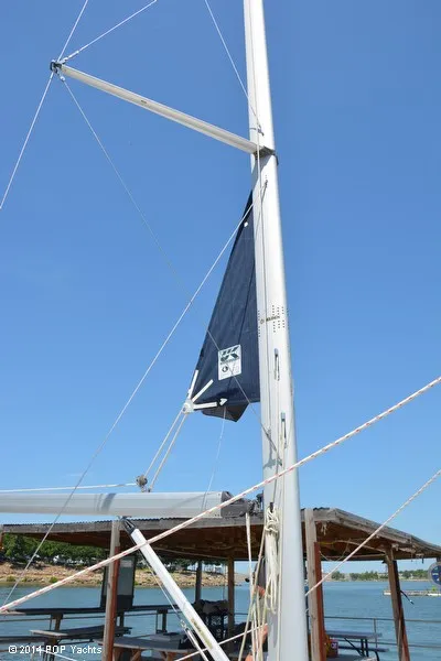 Slide: The Image of Hunter Marine 33 Sailboat 2008 - 6