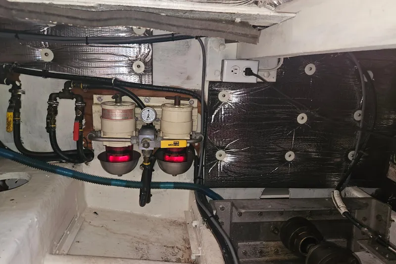 Slide: The Image of Lehman Power marine diesel engine manual, models 4D242 to 6D380, 1980 edition. Nordic Tug Cricket 1981. - 58