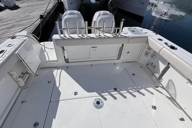Slide: The Image of Boston Whaler 315 Conquest 2018 - 22