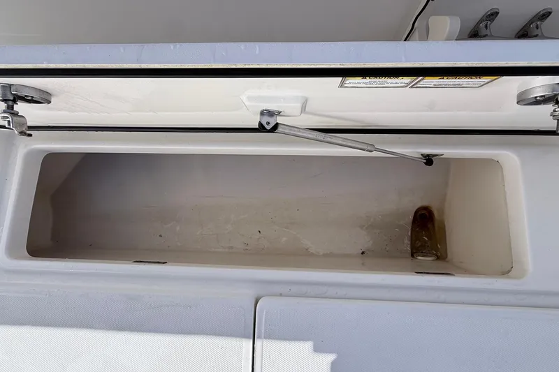 Slide: The Image of Boston Whaler 315 Conquest 2018 - 26