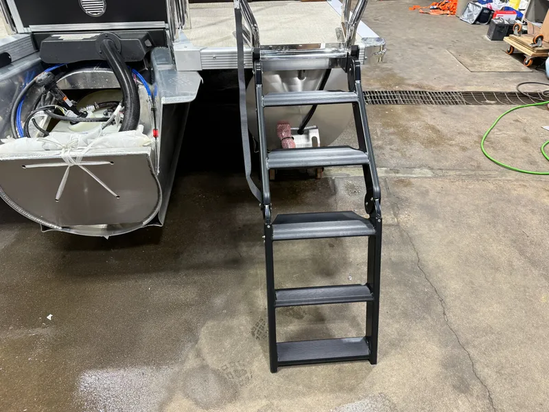 Slide: The Image of Tahoe LTZ 2385 Quad Lounge Shift SS Tritoon & Honda 4-Stroke EFI 2026 - 50